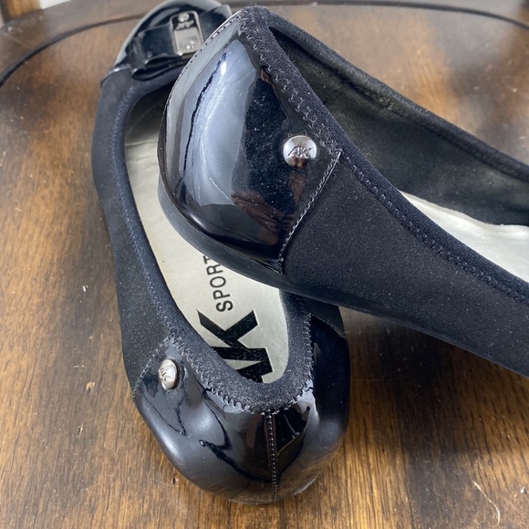 Anne Klein Sport Black Bow Flats - Picture 3 of 5